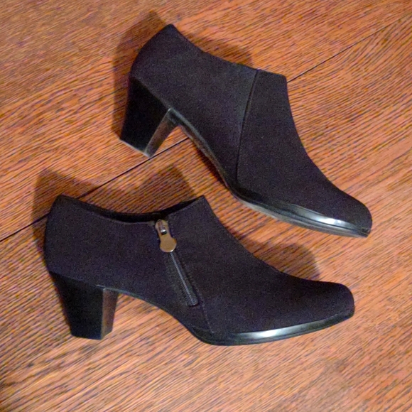 Munro heeled booties - Picture 2 of 5